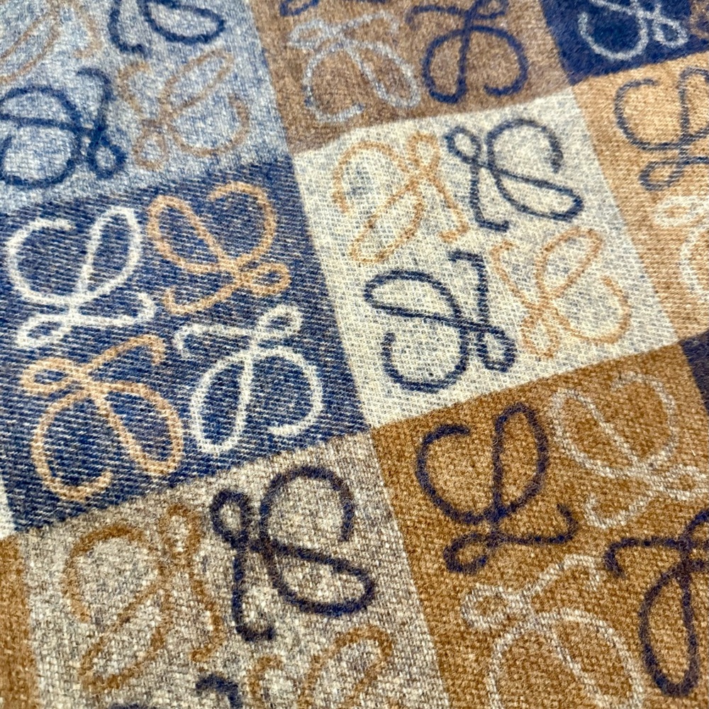 Authentic Loewe Scarf - Picture 7 of 8